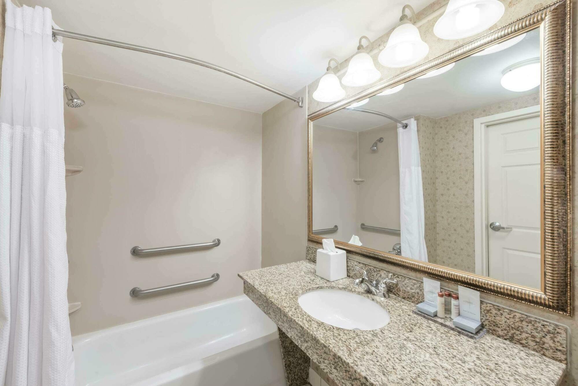 Holiday Inn Cleveland By Ihg Zewnętrze zdjęcie